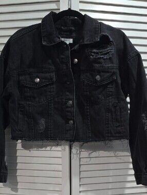 Forever 21 Black Cropped Jean Jacket | Distressed Raw Hem | Size S